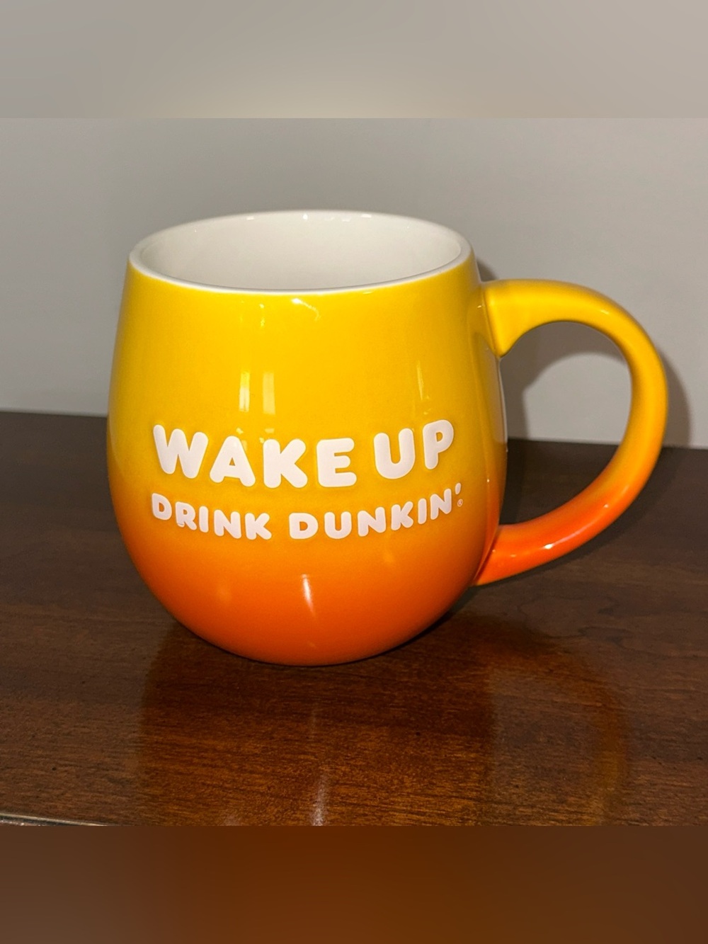 *BARELY USED* Dunkin Donuts Yellow Ombre 20oz Mug “ Wake Up Be Awesome “ 2019